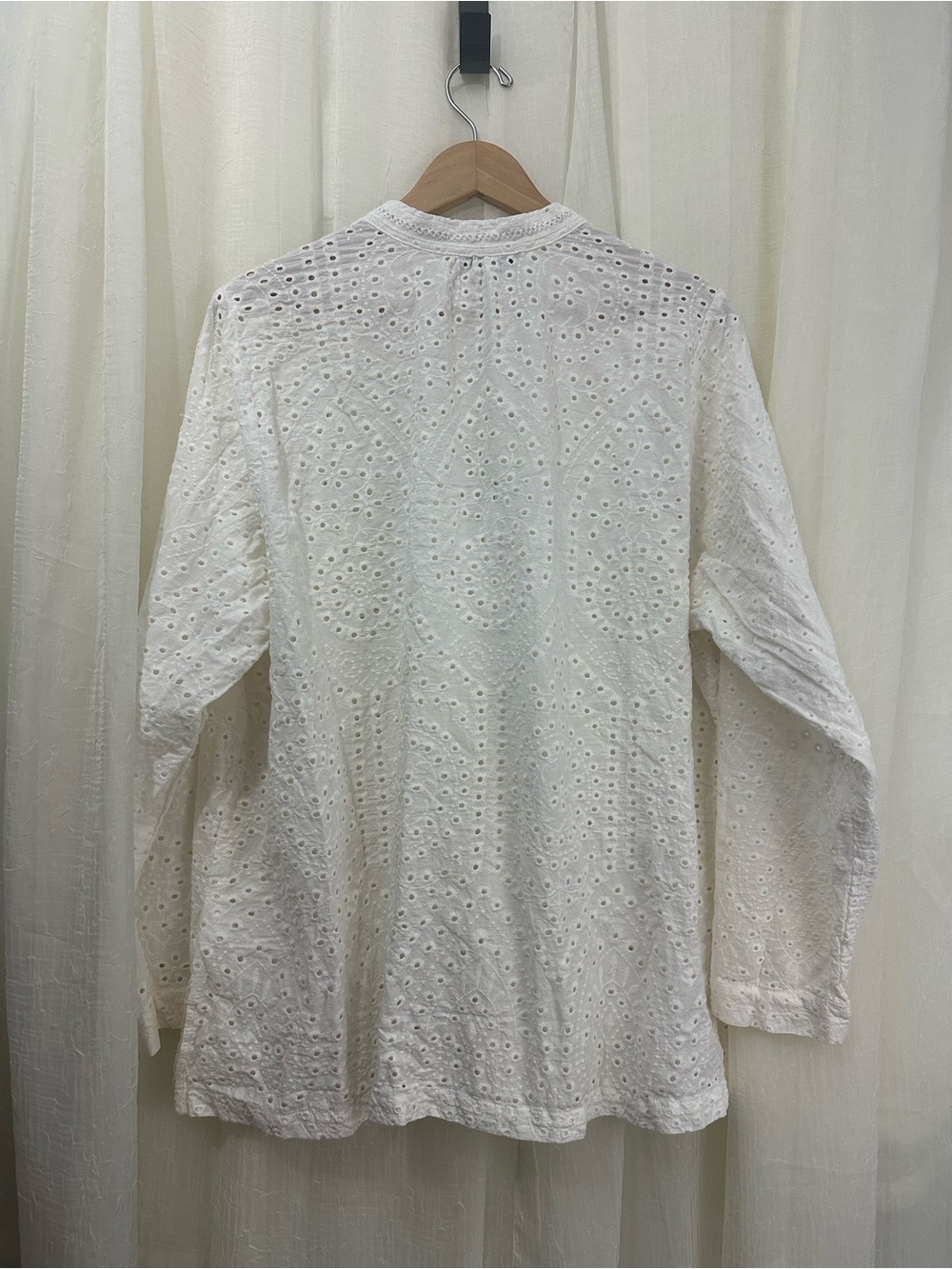 TORRID Belle Isle White Eyelet V-Neck Beachy Peasant Blouse - Picture 5 of 5